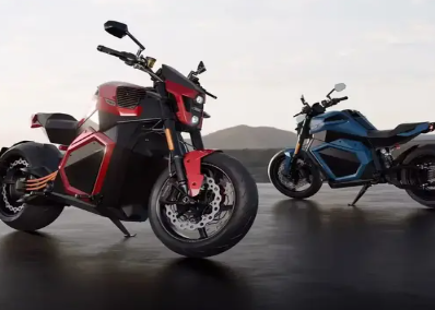 Así es la primera moto eléctrica con batería sólida: 600 km de autonomía y carga ultrarrápida