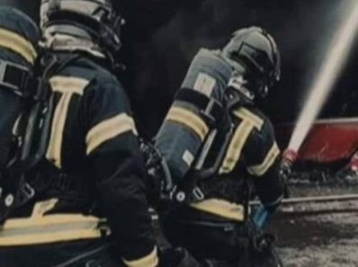 Bomberos controlan incendio en nave de Vallecas