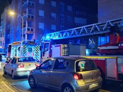 Bloque en Cortijo Grande afectado por incendio en cuadro eléctrico