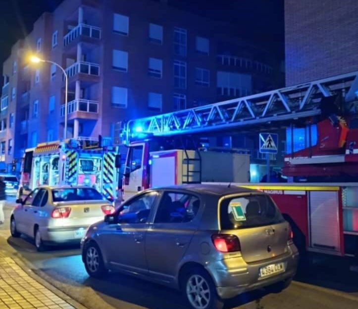 Bloque en Cortijo Grande afectado por incendio en cuadro eléctrico