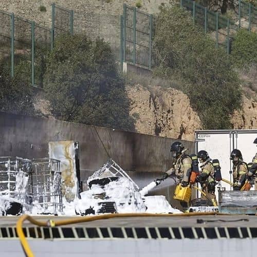 Bomberos intervienen por incendio en nave murciana